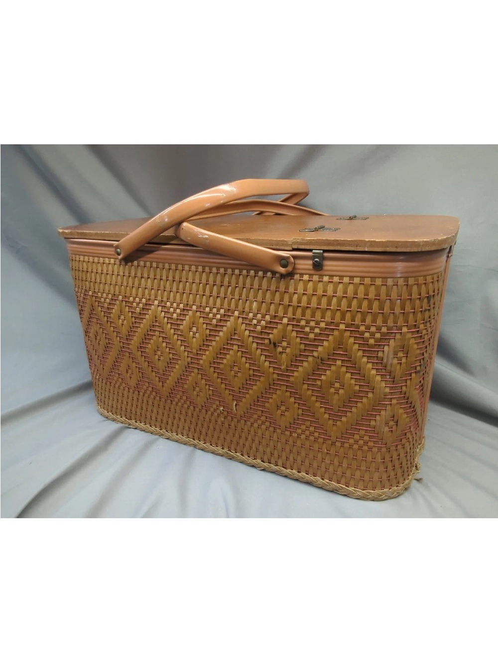 Woven Travel Picnic Basket Bag in Tan